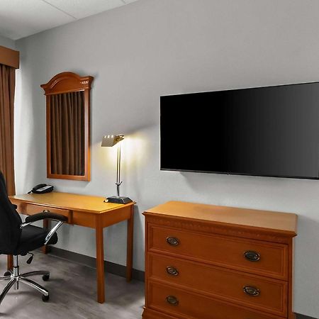 Quality Inn & Suites Cvg Airport Erlanger Ngoại thất bức ảnh