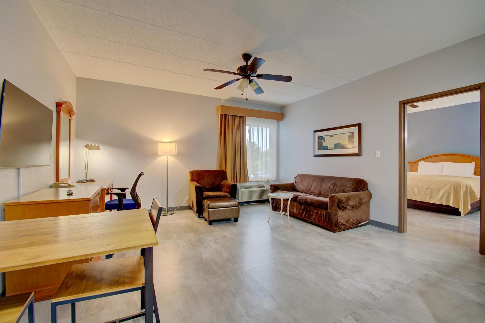 Quality Inn & Suites Cvg Airport Erlanger Ngoại thất bức ảnh