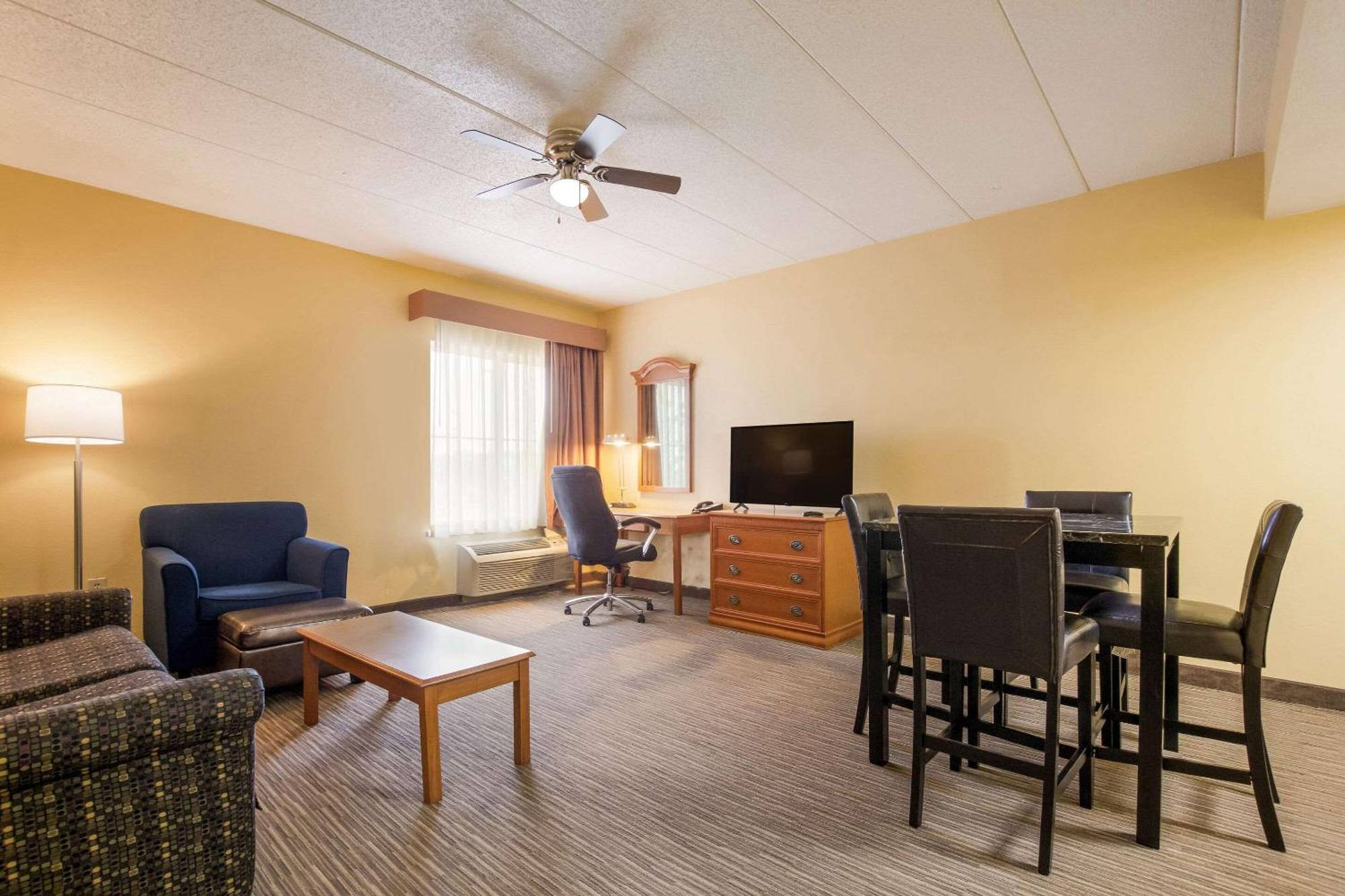 Quality Inn & Suites Cvg Airport Erlanger Ngoại thất bức ảnh